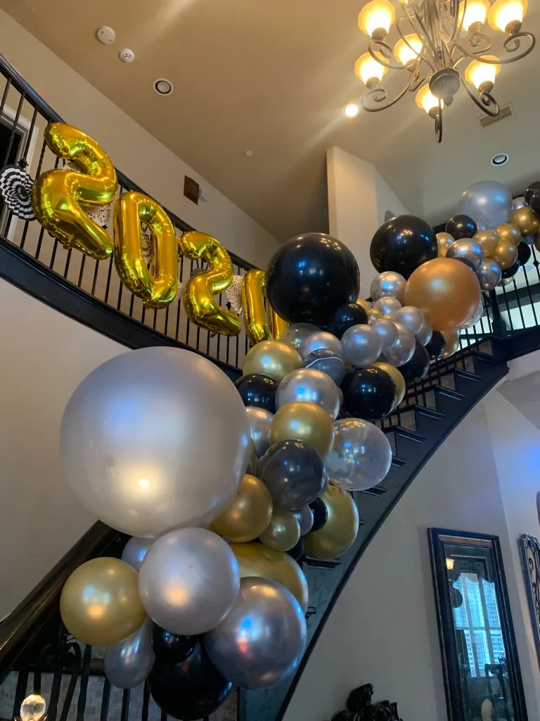 Frisco Balloon Ladies close out 2019 with a couple BEAUTIFUL balloon  creations for a NYE Party! – Frisco Balloon Ladies