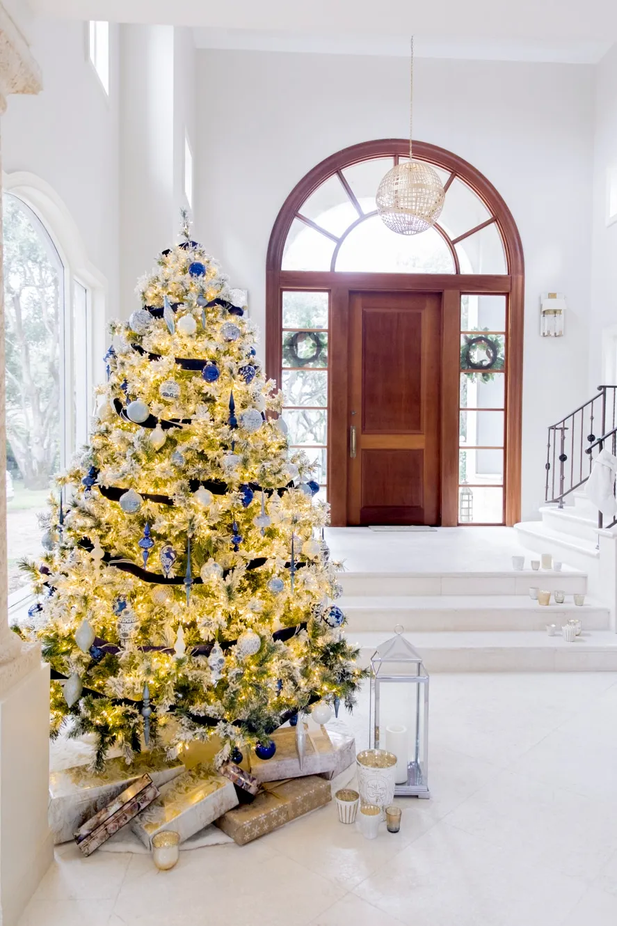 Frontgate Christmas Tree Frontgate Holiday Collection First Look At My Gold  Christmas Tree Fashionable Hostess