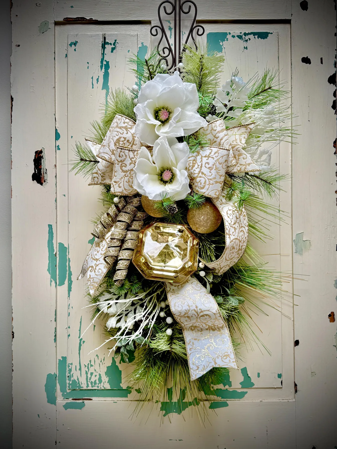 Gold and White Magnolia Christmas Wreath – Simply LaMayed