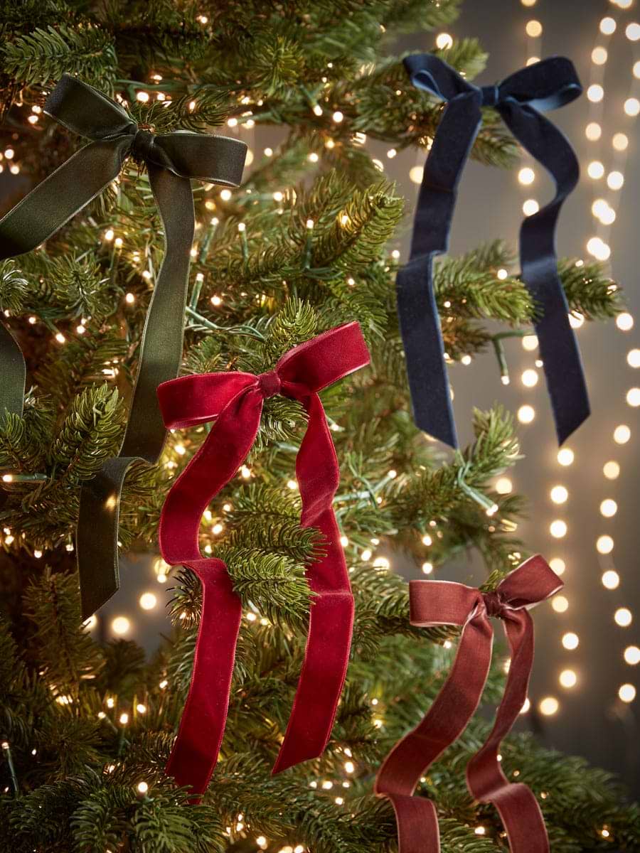 Gold Velvet Ribbon For Christmas Tree Classic Christmas Tree With Red Velvet Ribbon DIY Beautify Creating