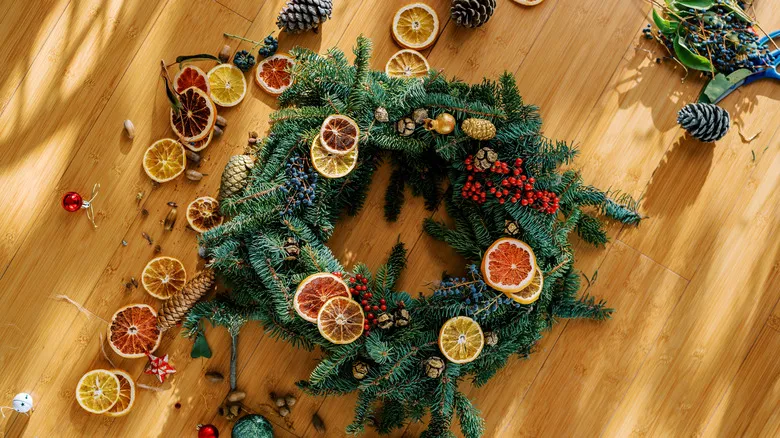 Goodbye, Glass Bulbs: Ring In The New Year With This Fresh & Aromatic Holiday Trend