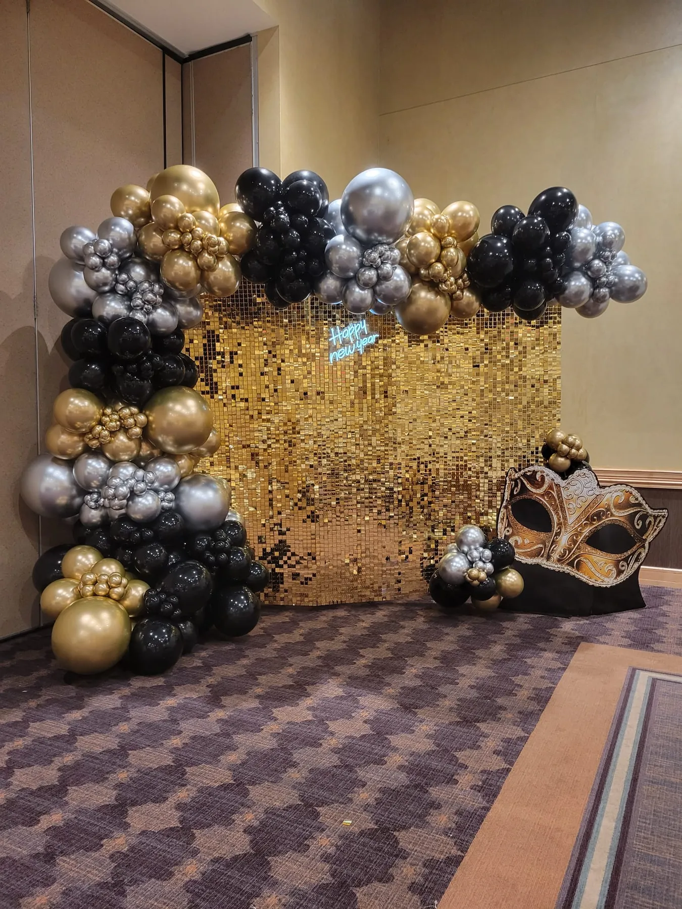 GRAD Shimmer wall