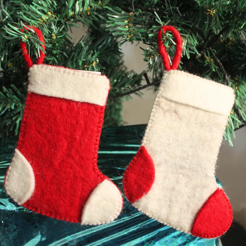 Handmade Felt Christmas Stocking in White and Red – Kriti Craft