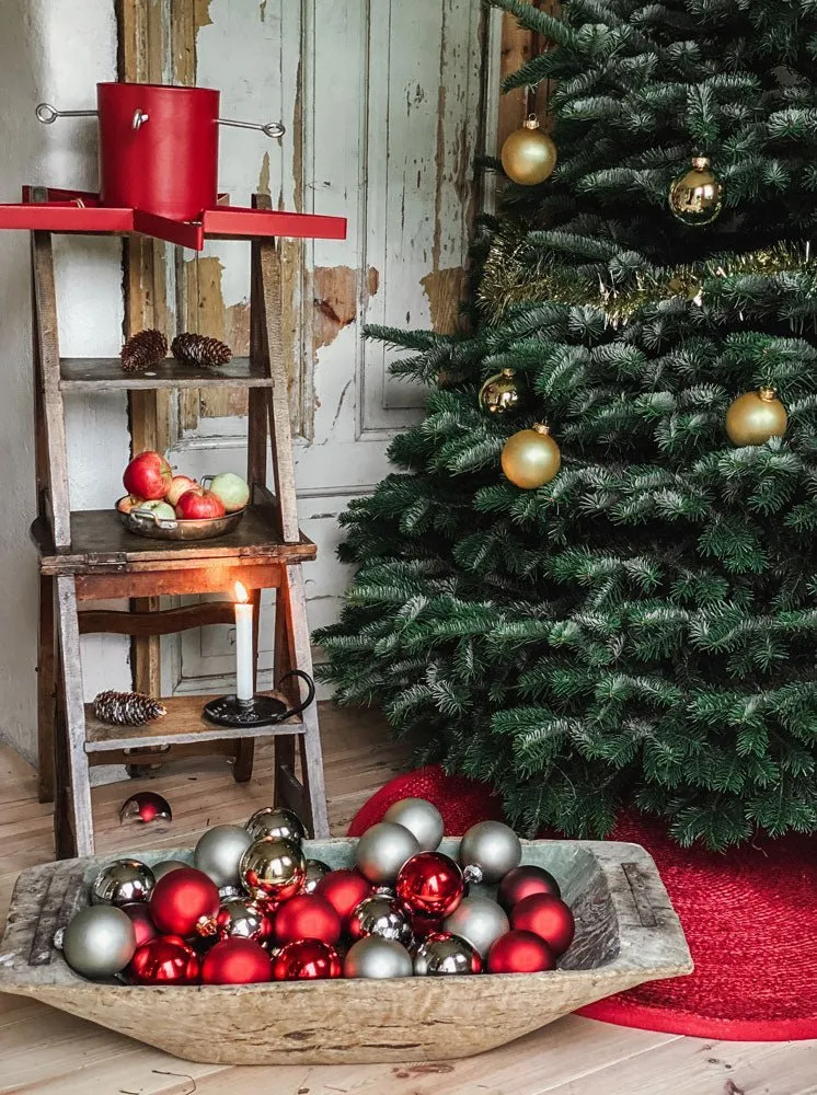 Handmade round Christmas tree carpet in jute - Red Color