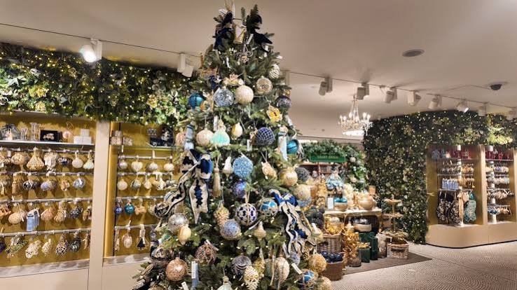 Harrods Christmas: Inside the Harrods Christmas Shop | Claire & The City
