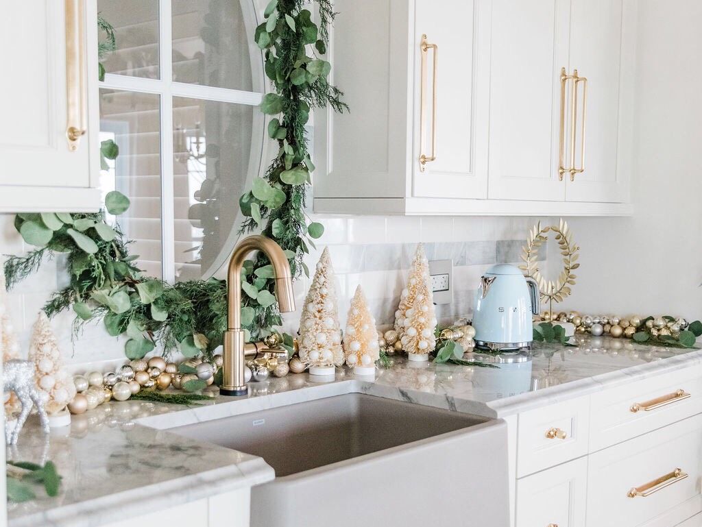 Holiday Decor Archives - The Leslie Style