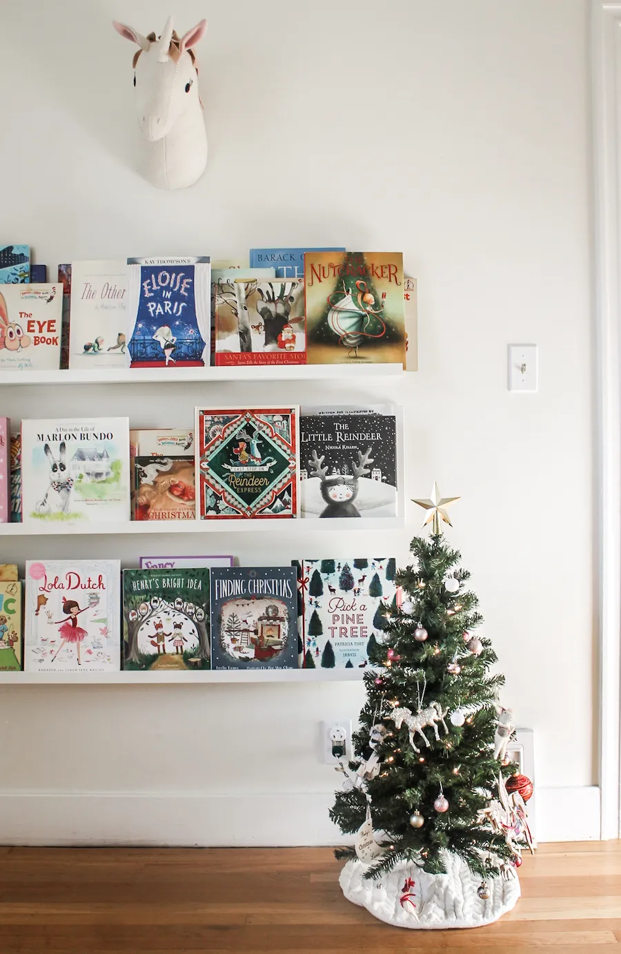 Holiday Home Tour: Cozy English Tudor | The Everymom