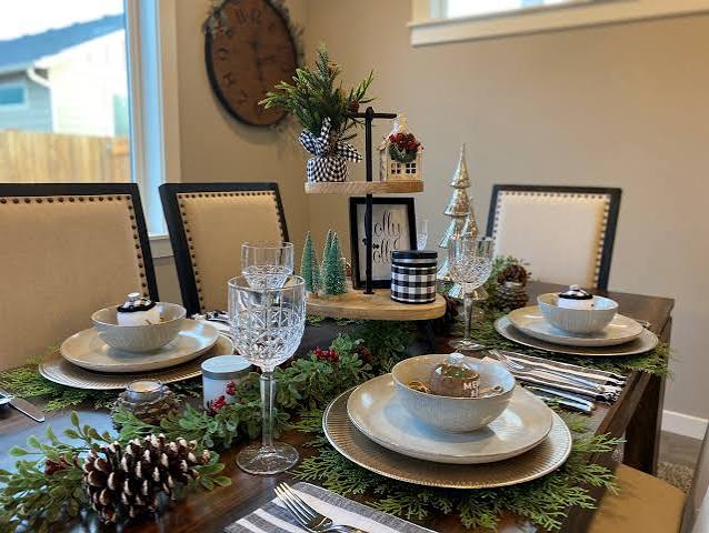 Holiday Staging Tips and Ticks | Decorate Your Home Like Pro
