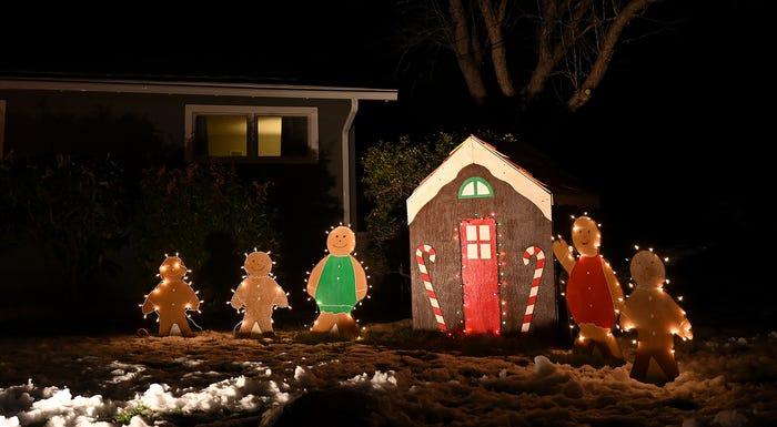Holliston holiday display