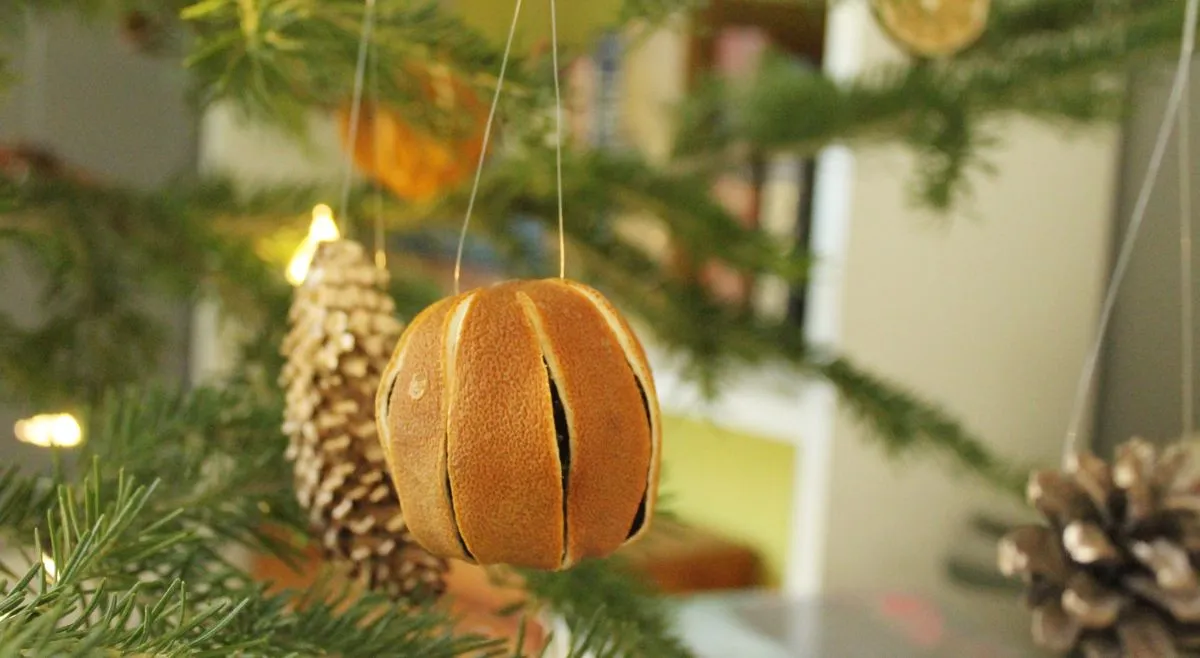 Homemade Christmas Ornaments: A Natural Way To Decorate Tree