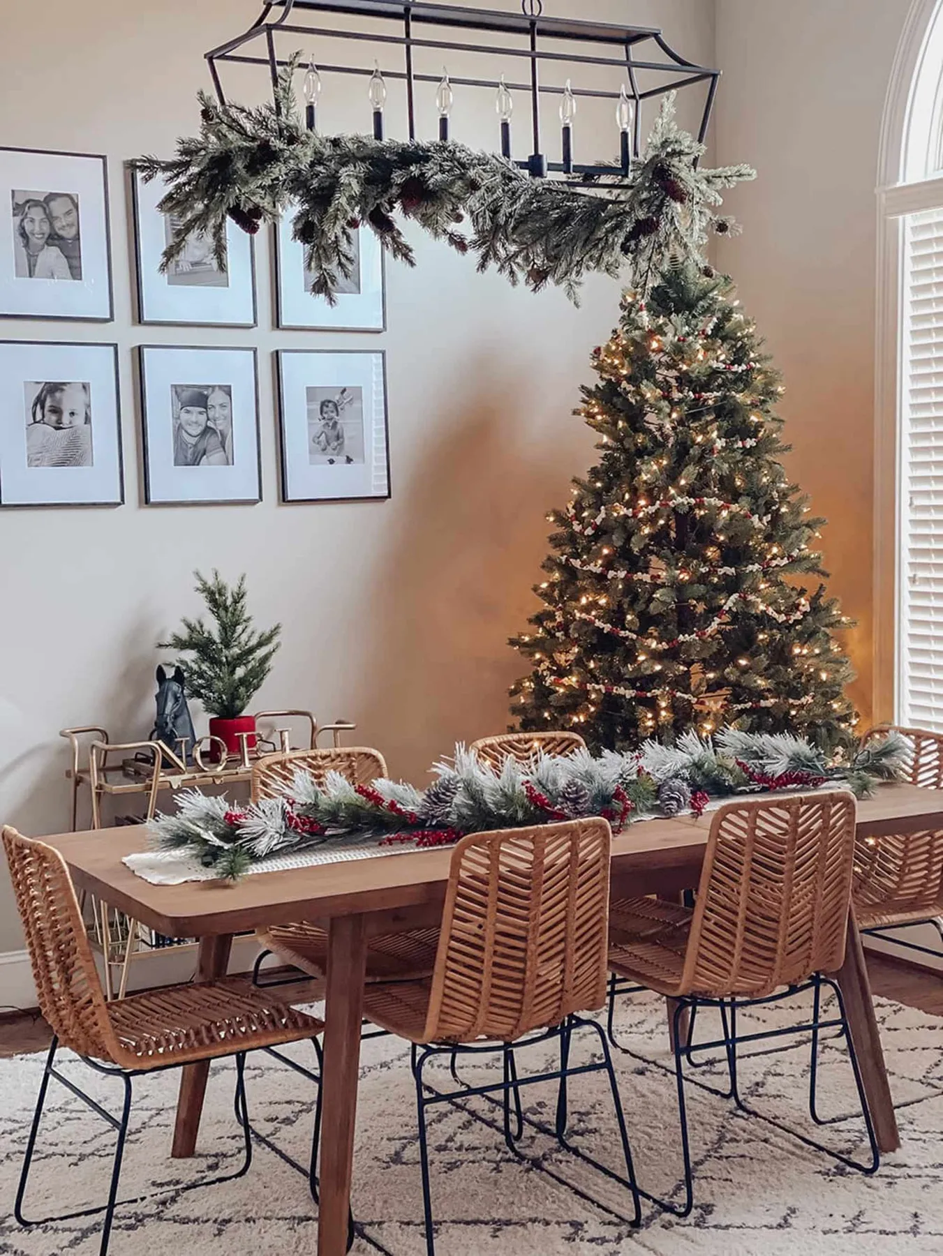 Hosting for the Holidays: 8 Tips for the Perfect Party | Castlery Canada