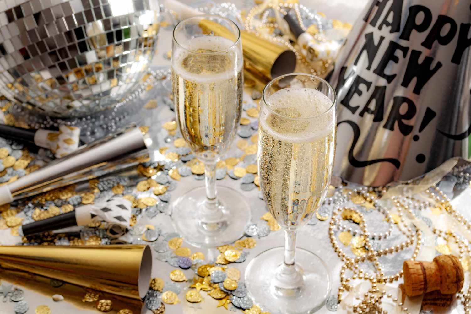 How Do You Host a Small New Year's Eve Party? | Cheers