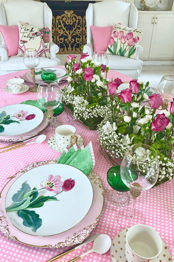 How to Create a Beautiful Tulip Tablescape - Liz Bushong
