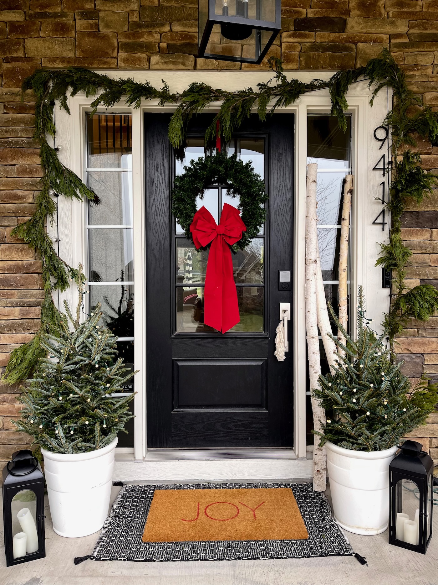 How to Create a Classic Holiday Front Porch - Life Love Larson