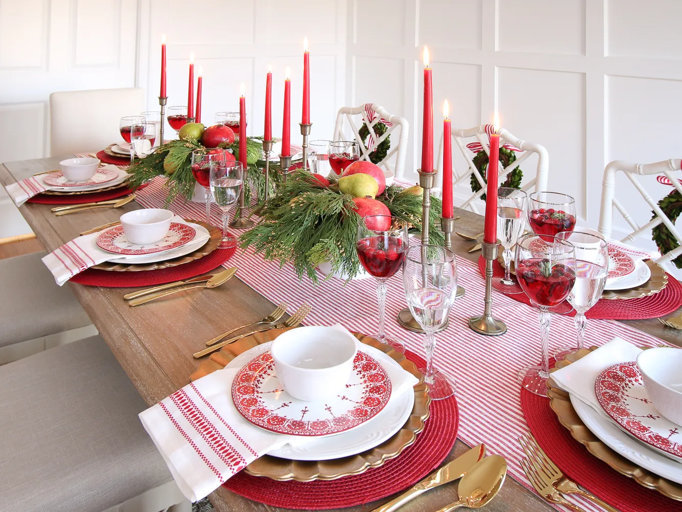 How to Create a Traditional Christmas Tablescape - Stefana Silber