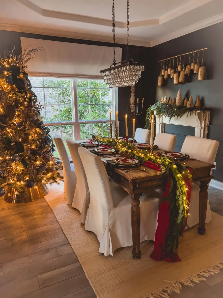 How to Decorate a Beautiful Christmas Table on a Budget -