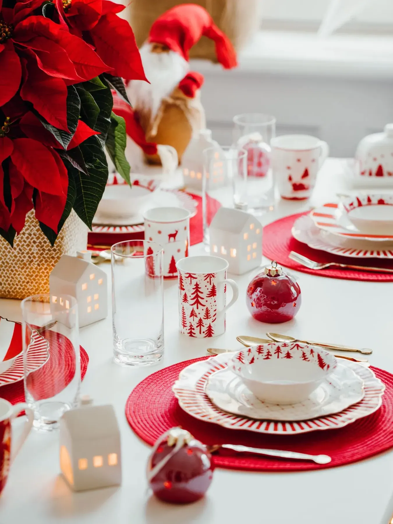 How to Decorate A Buffet Table for Christmas? - Yongyu Kitchenware