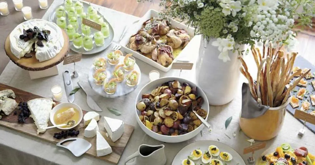 🥇 How to decorate a buffet table - Monouso Blog