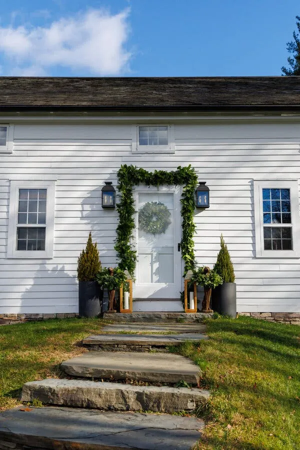 How to Decorate a Country Home for the Holidays - The New York Times