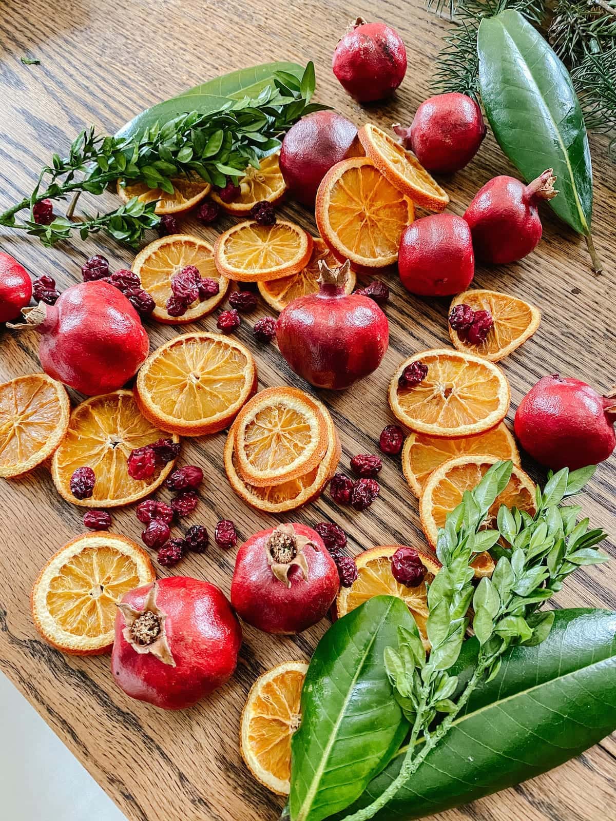 How to Dry Fruit and Preserve Leaves for Natural Christmas Decor - Bless'er House