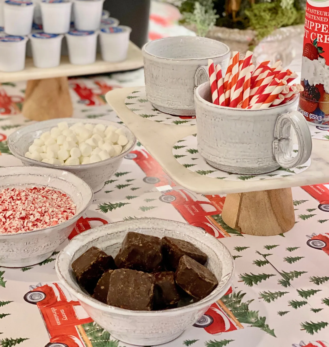 How to Host a DIY Hot Cocoa Bar - to have + to host