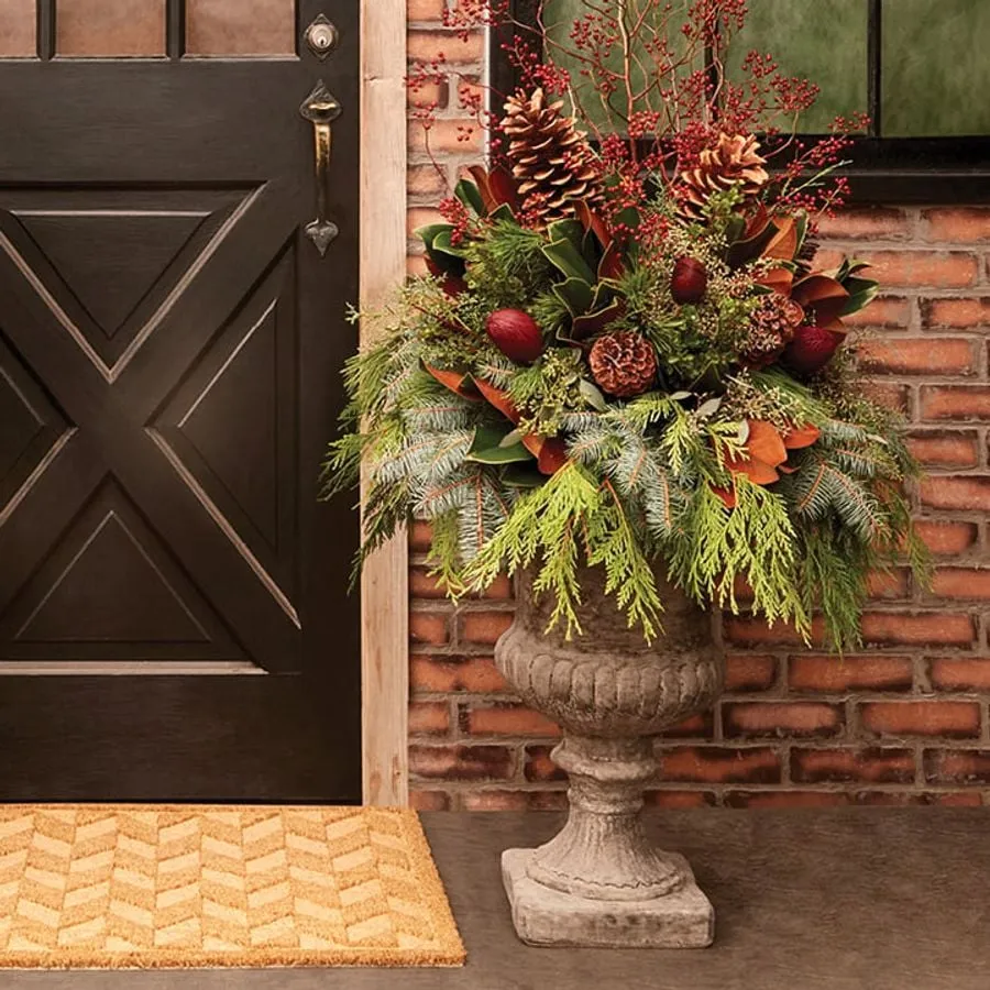 How To Make A DIY Holiday Urn With Greenery - Chatelaine