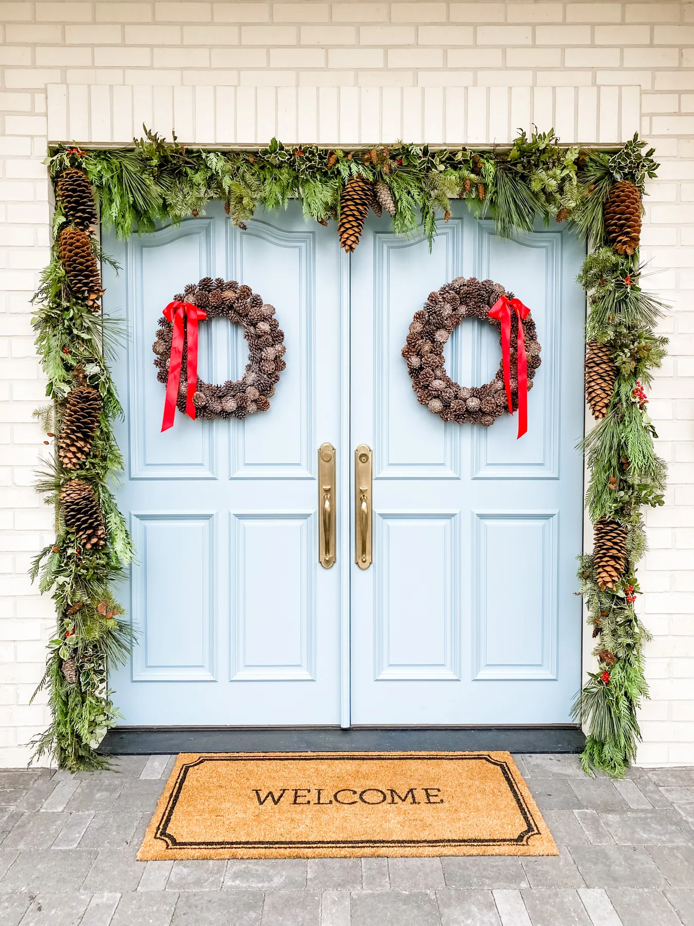 How to Make a Fuller Garland - The Farm Chicks
