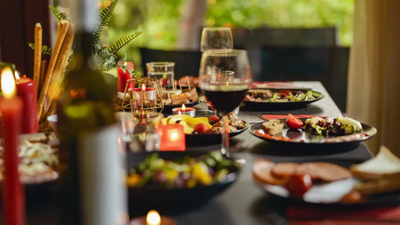 How To Plan The Ultimate Holiday Party Buffet