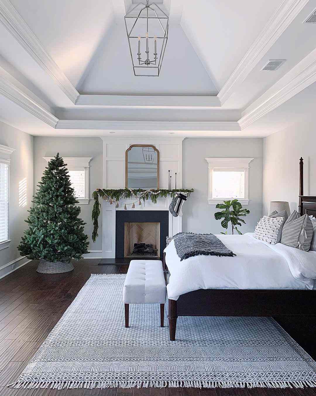 How to Style a Christmas Tree in Your Bedroom