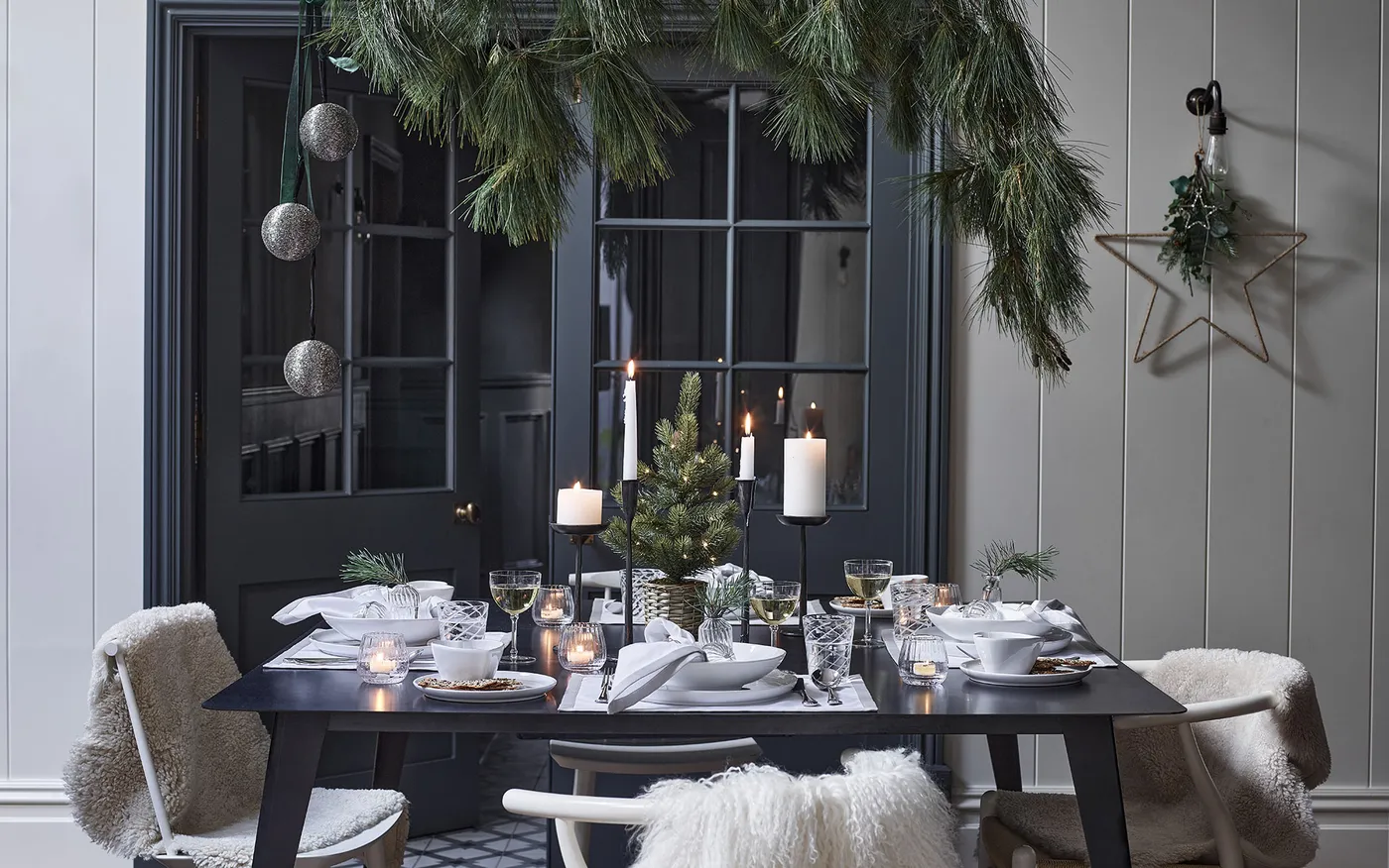 How to tablescape like an expert this Christmas