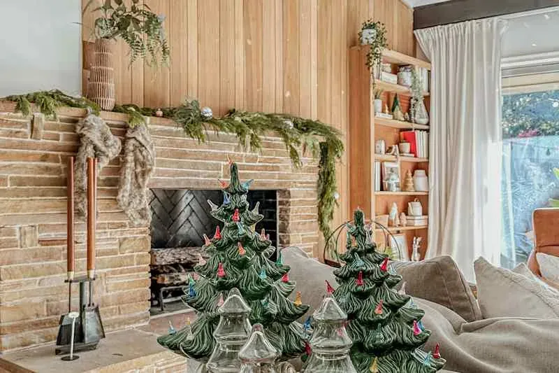 I'm Absolutely in Love with This MCM Home's Perfect Retro Holiday Vibes - Yahoo Life UK
