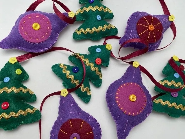 Jennifer's Little World blog - Parenting, craft and travel: Felt Christmas tree and bauble ornament bunting decoration