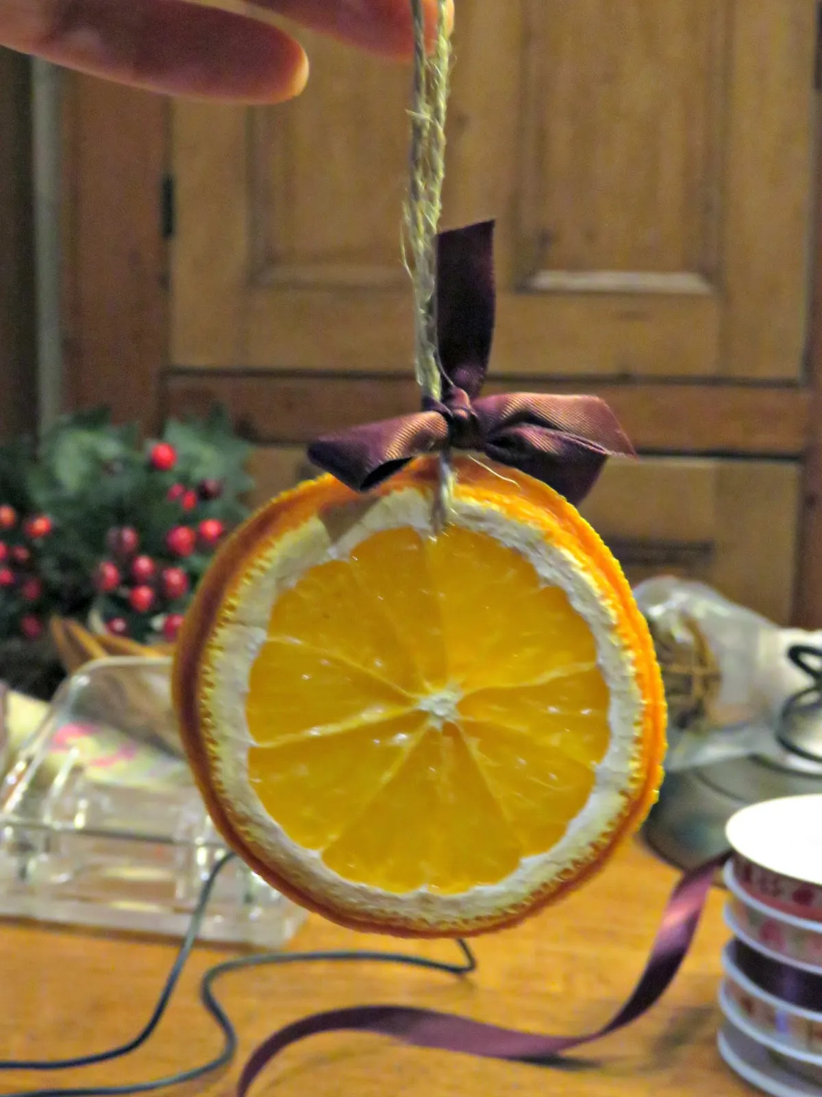 just saying ...: How to make dried orange slice Christmas decorations
