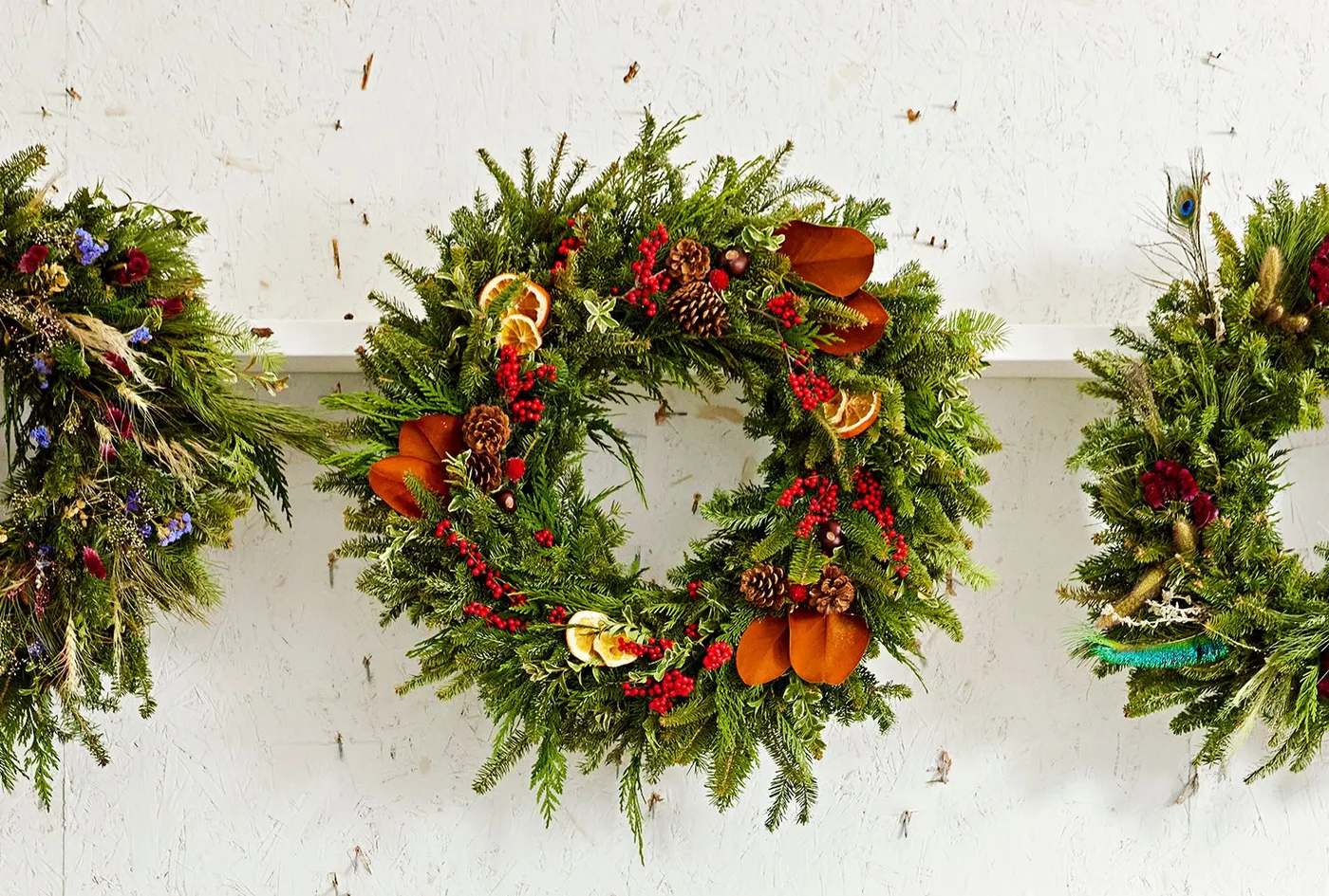 Keep Your Christmas Wreath Fresh with These 9 Tips