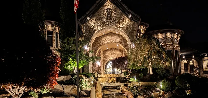 Landscape Light Installation - Tidewater Lights​