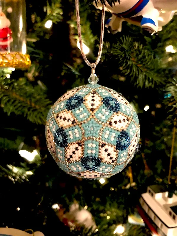 Lovely Beaded Christmas Balls by TheBeadEngineer / The Beading Gem