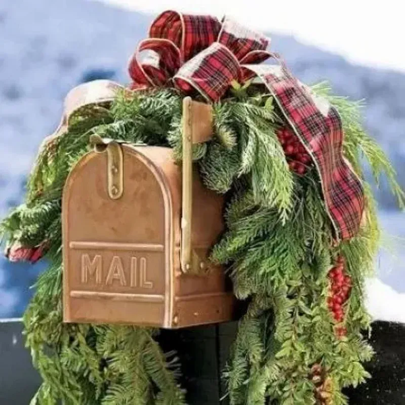 Mailbox Garland