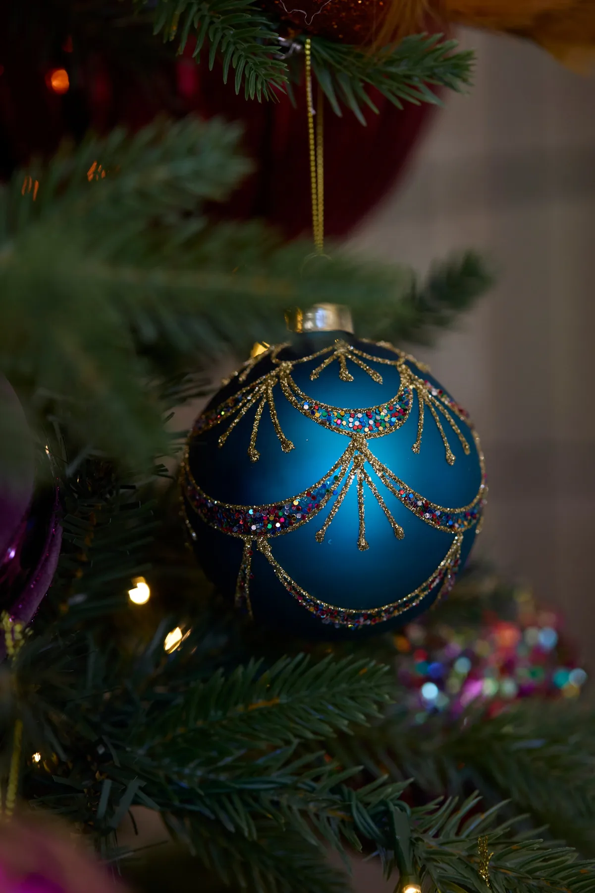 Matte Blue Piped Bauble – Holly & Ivy