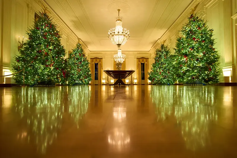 Melania Trump reveals White House holiday decorations and her theme, 'Home Is Where the Heart Is' - AWE