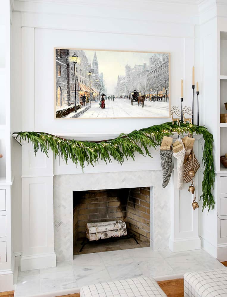 Minimalist Christmas Decorating Ideas - Stefana Silber