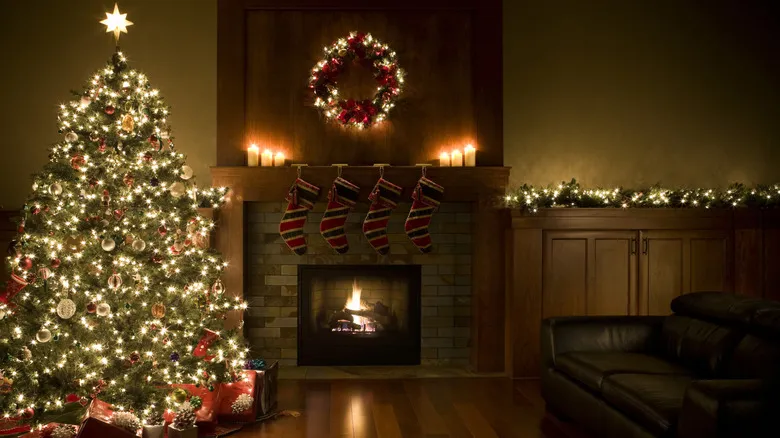 Missing The Ambient Light Of Your Christmas Tree? How To Bring Back The Cozy Vibes
