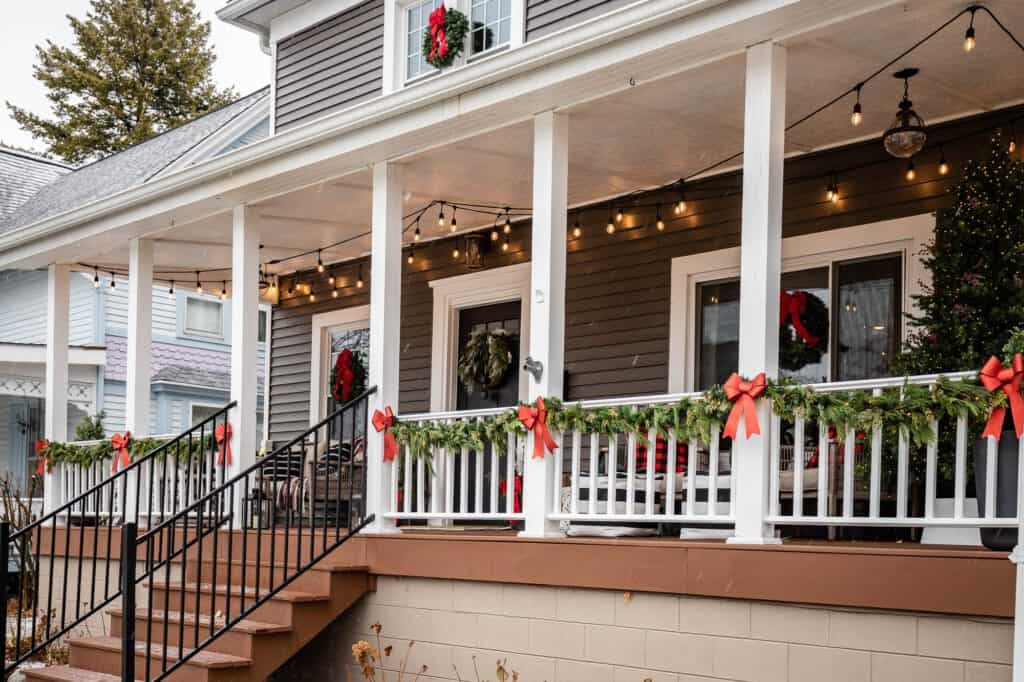 Modern Christmas Porch Decor That Feels Timeless