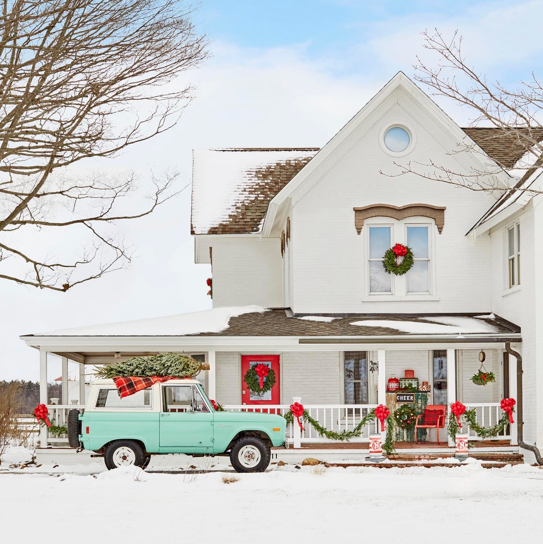 Modern Farmhouse Christmas Outdoor Country Christmas Decor 40+ Cozy And  Wonderful Rustic Farmhouse Christmas Decorating