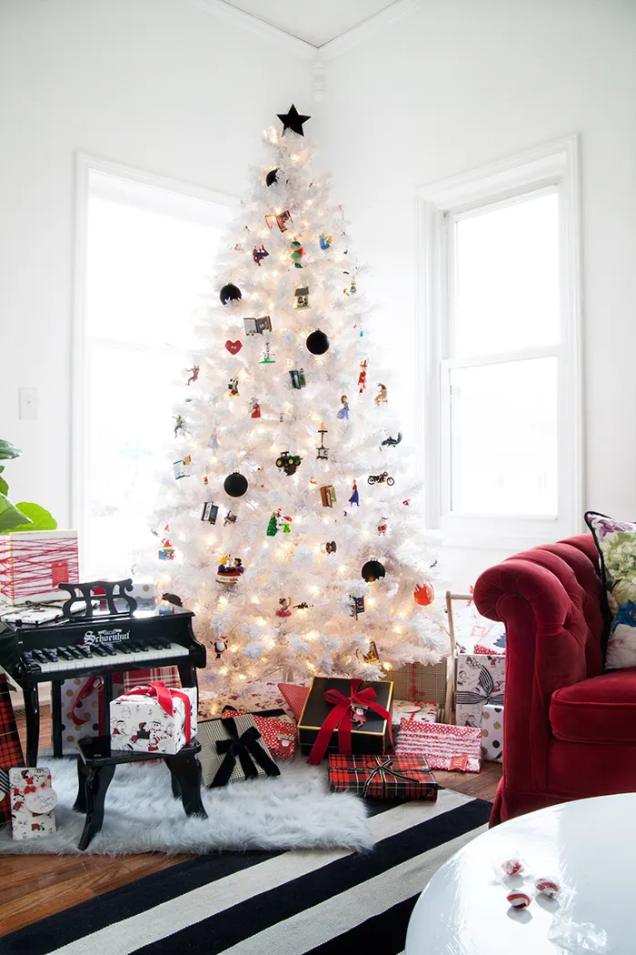 Modernizing the Nostalgia of Christmas Decor - The Makerista