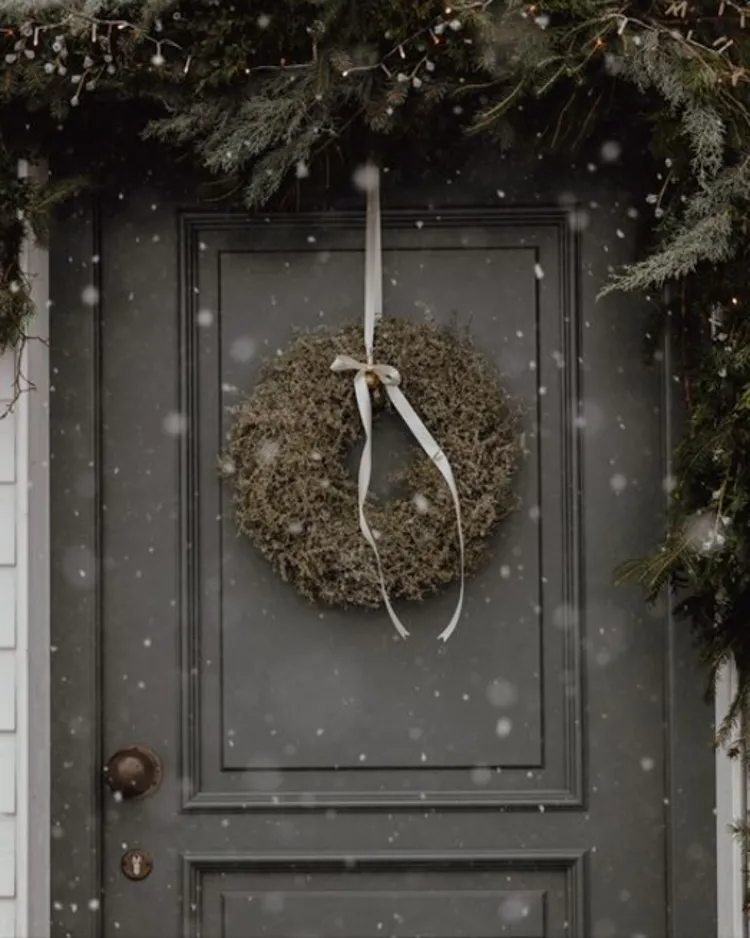 my scandinavian home: Jennifer's Elegant Home Sparkles with Christmas Touches and Easy Ideas to Steal