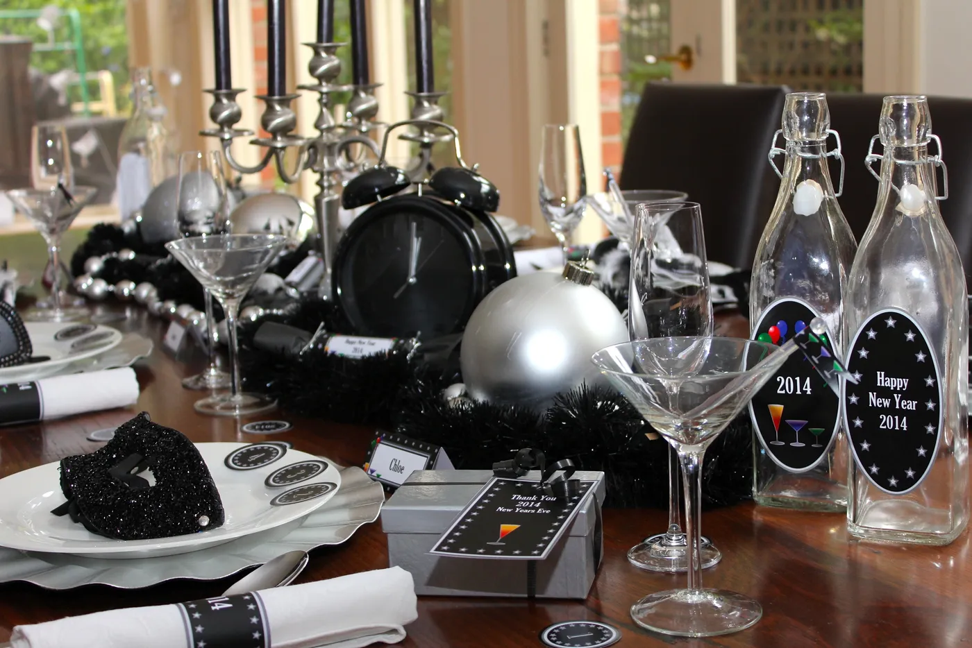 New Years Eve Masquerade dinner party — Blog — Chic Party Ideas