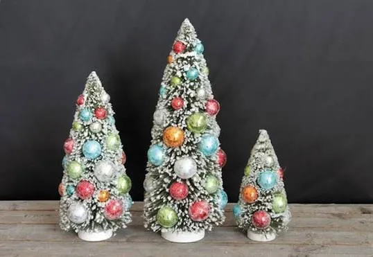 Noel 3-Pc Small Snow-Flocked Tabletop Modern Christmas Tree Set: NOVA68.com