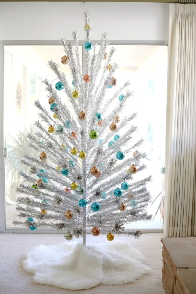 Oh Christmas Tree – SUBURBAN POP *