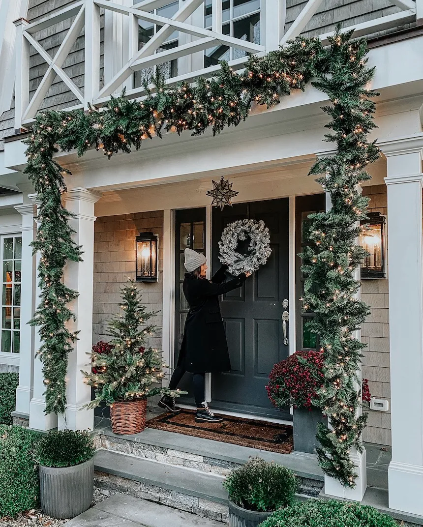 Outdoor Holiday Decorating - Somewhere, Lately