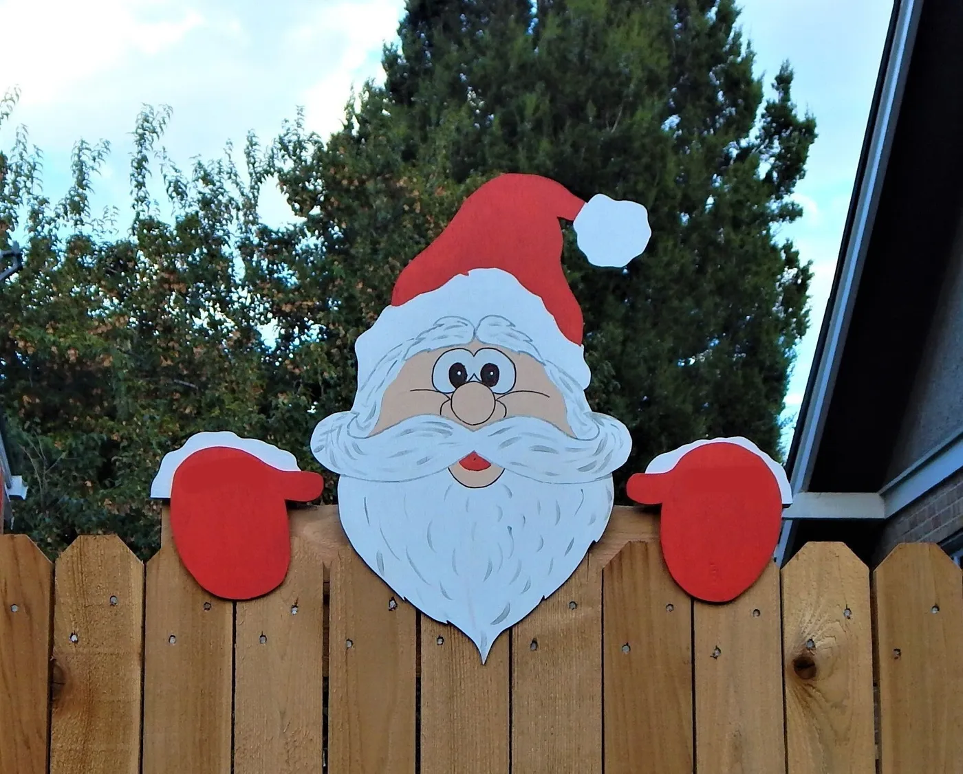 Outdoor Yard Peeking Signs Gisgfim 8-Piece Christmas Fence Peeker Decor Set  – Santa, Elf, Snowman & More For Holiday Yard And Garden Decor